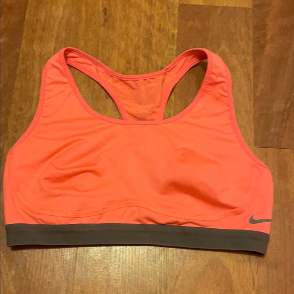 sports bra